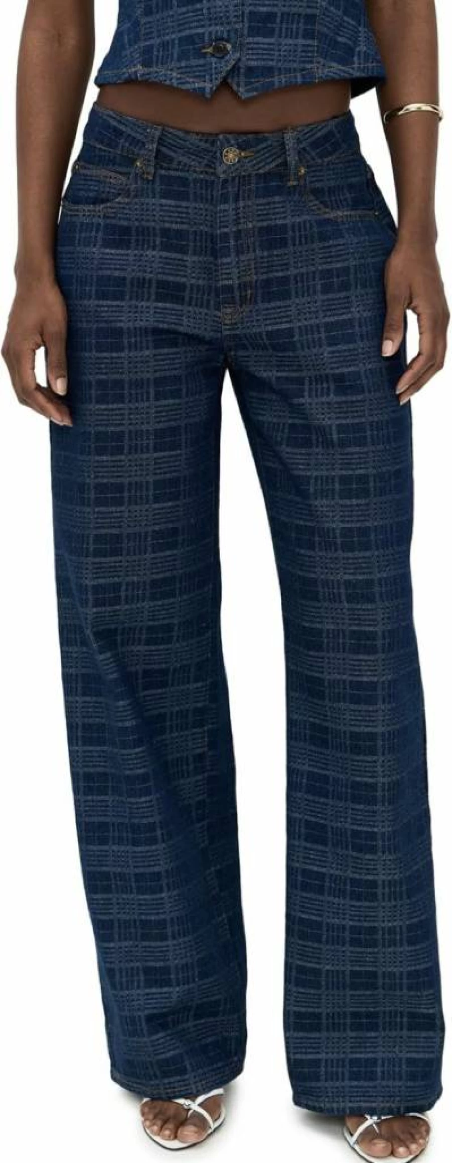 Lioness Women's High-Waisted Slim Fit Jeans - Trendy Denim Pants for Fashionable Outfits