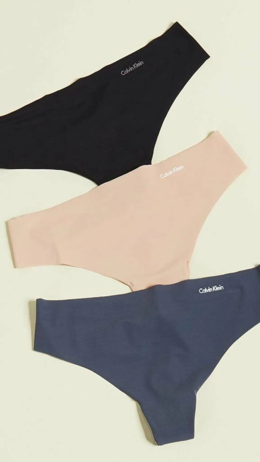 Calvin Klein Women's 3-Pack Seamless Invisible Thong Underwear QD3558