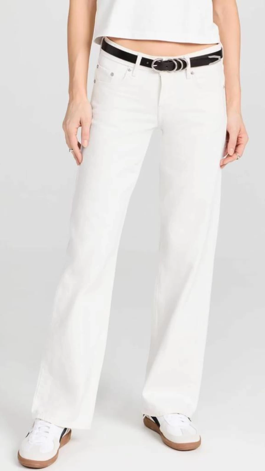 Levi's Women's Low Loose Fit Jeans - Classic Denim Pants for Casual Comfort